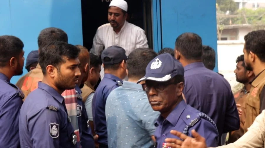 মায়ের জানাজার জন্য এক ঘণ্টার জন্য মুক্তি পেলেন যুবলীগ নেতা